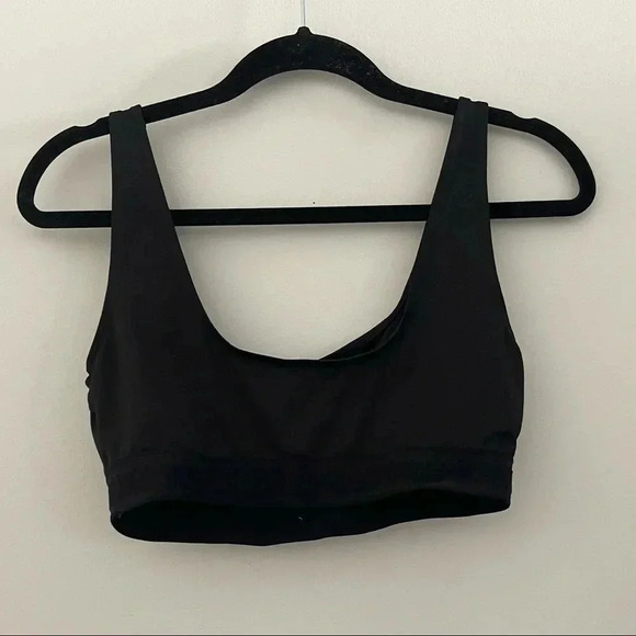 ❤️‍🔥HOST PICK❤️‍🔥 Pink Victoria’s Secret ultimate sports bra - Picture 6 of 8